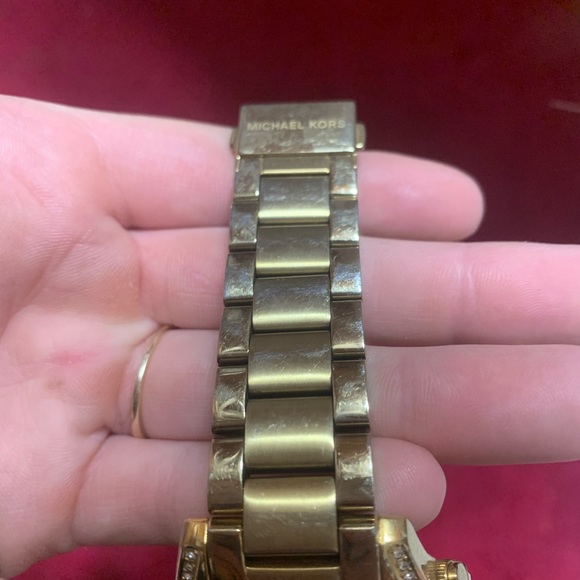 Michael Kors Gold watch - Picture 3 of 3